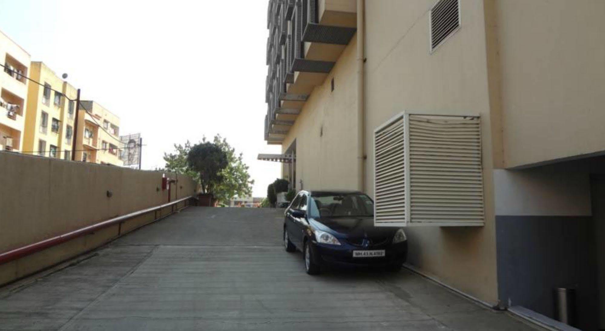 Holiday Inn Express Pune Hinjewadi By Ihg Pimpri-Chinchwad Exterior foto